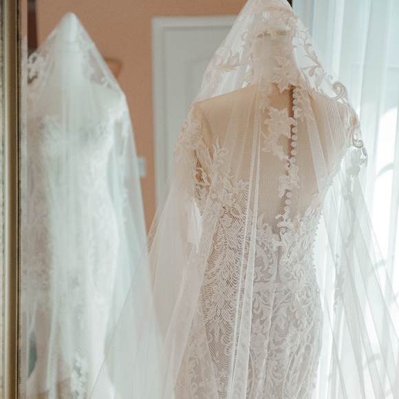 leah da gloria wedding dress